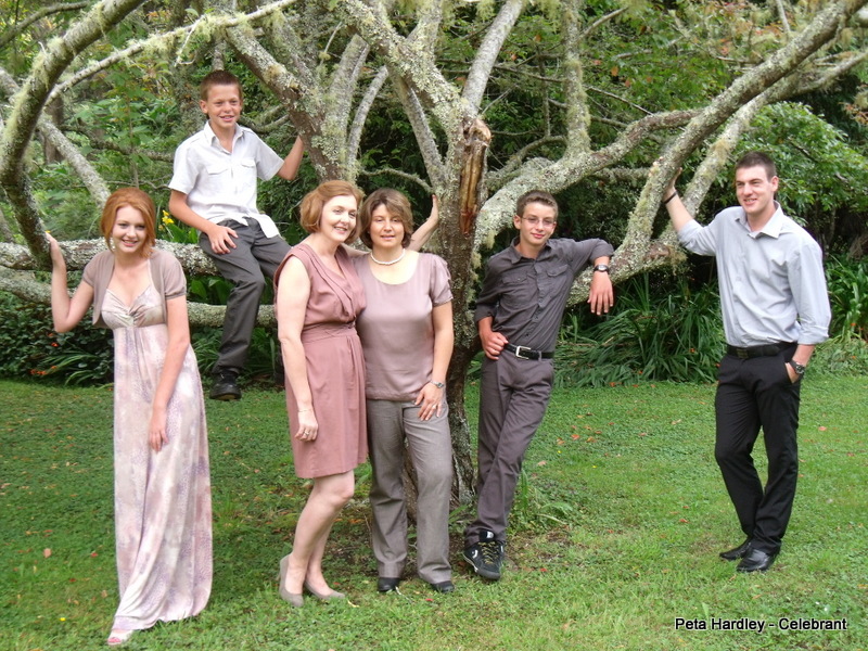 Debbie, Sue and children Peta Hardley Auckland Marriage Celebrant Casabella Kumeu