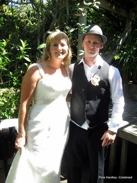 Kirsten & Richard at West Lynn Gardens